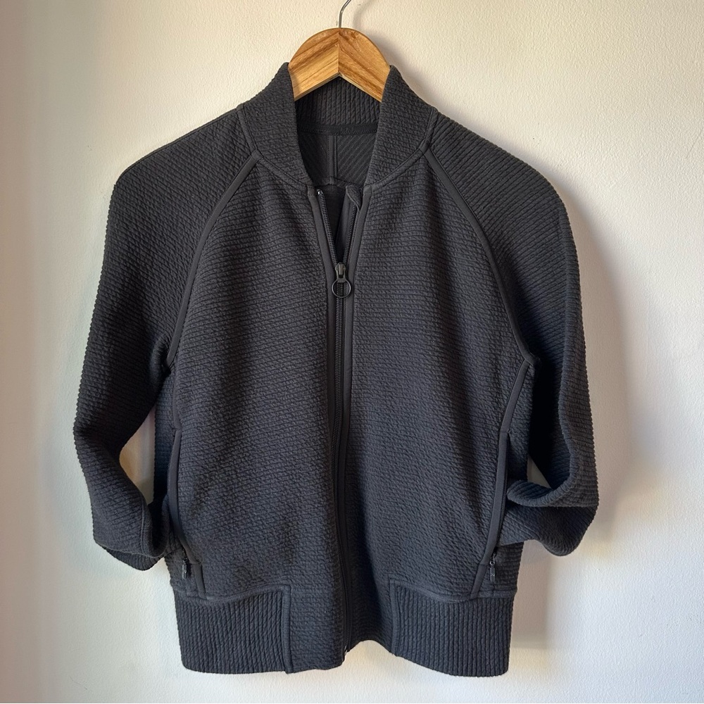 lululemon On Repeat Bomber Jacket Black Size 4